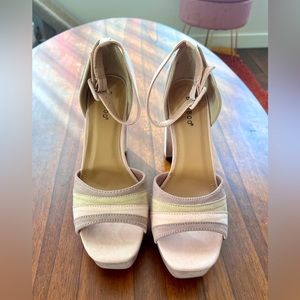 BRAND NEW Vintage light pink suede peep toe platforms
